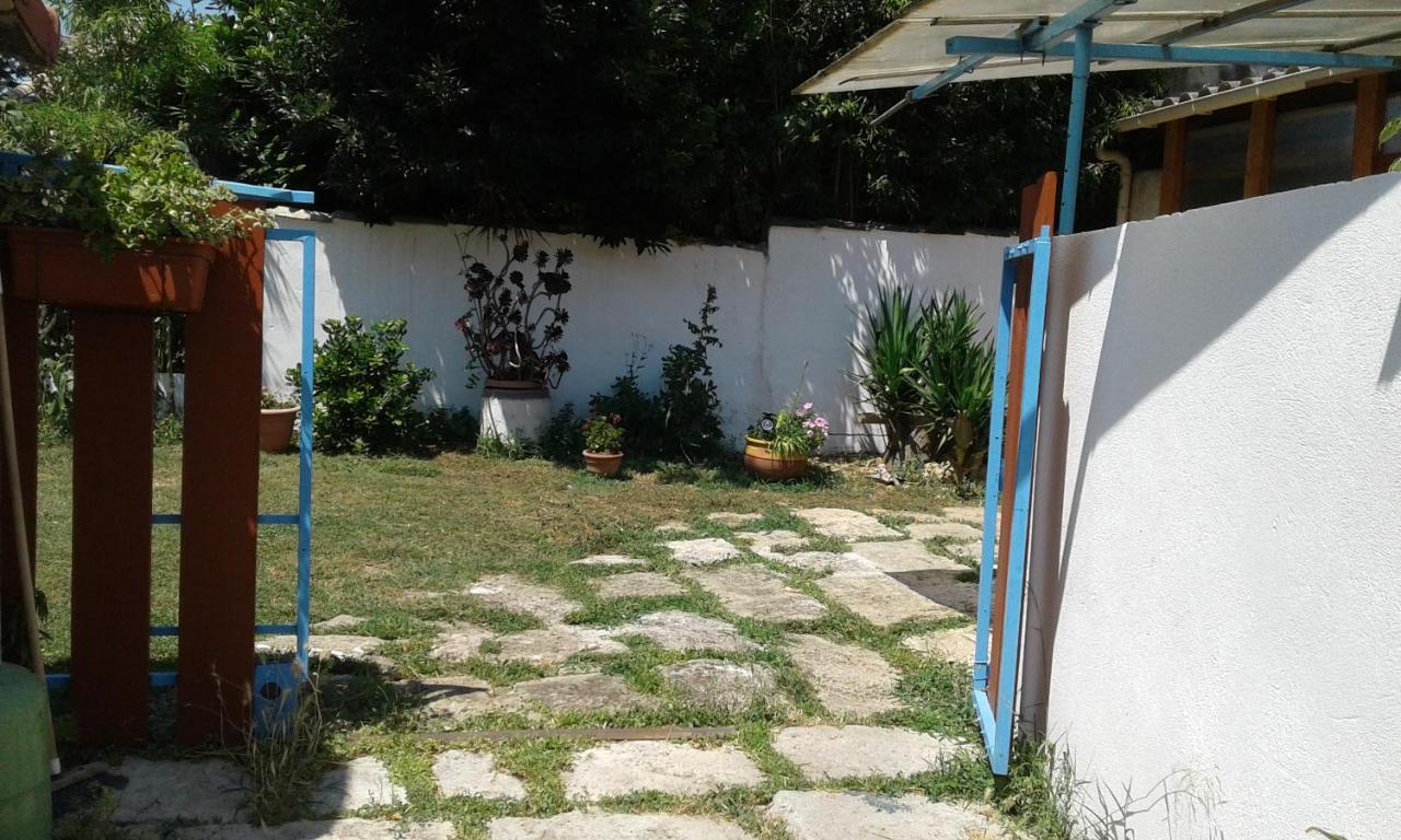 Les Tournesols Apartman Lunel-Viel Kültér fotó